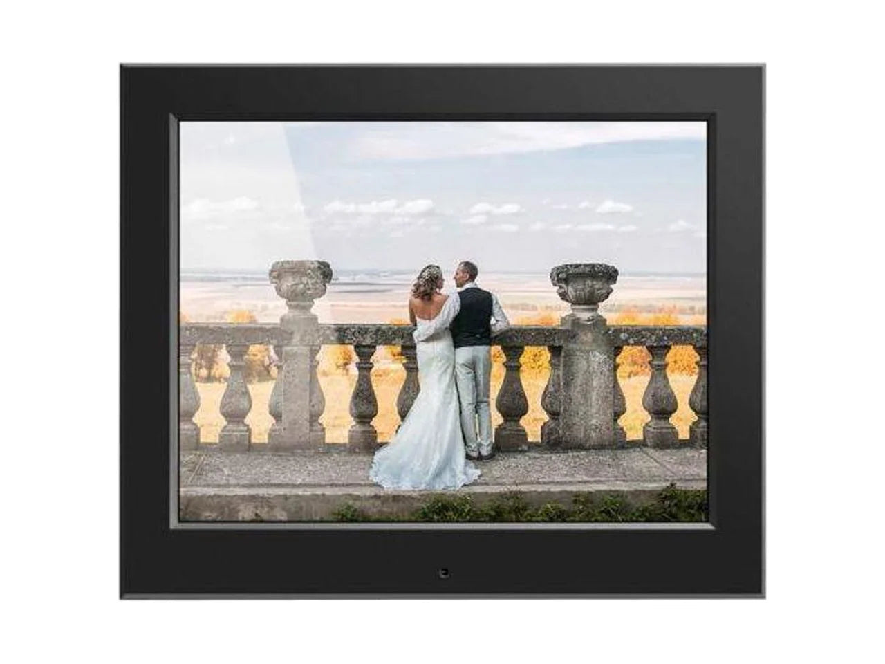 8" Slim Digital Photo Frame with Auto Slideshow (1024 X 768 Resolution, 4:3 Aspect Ratio)