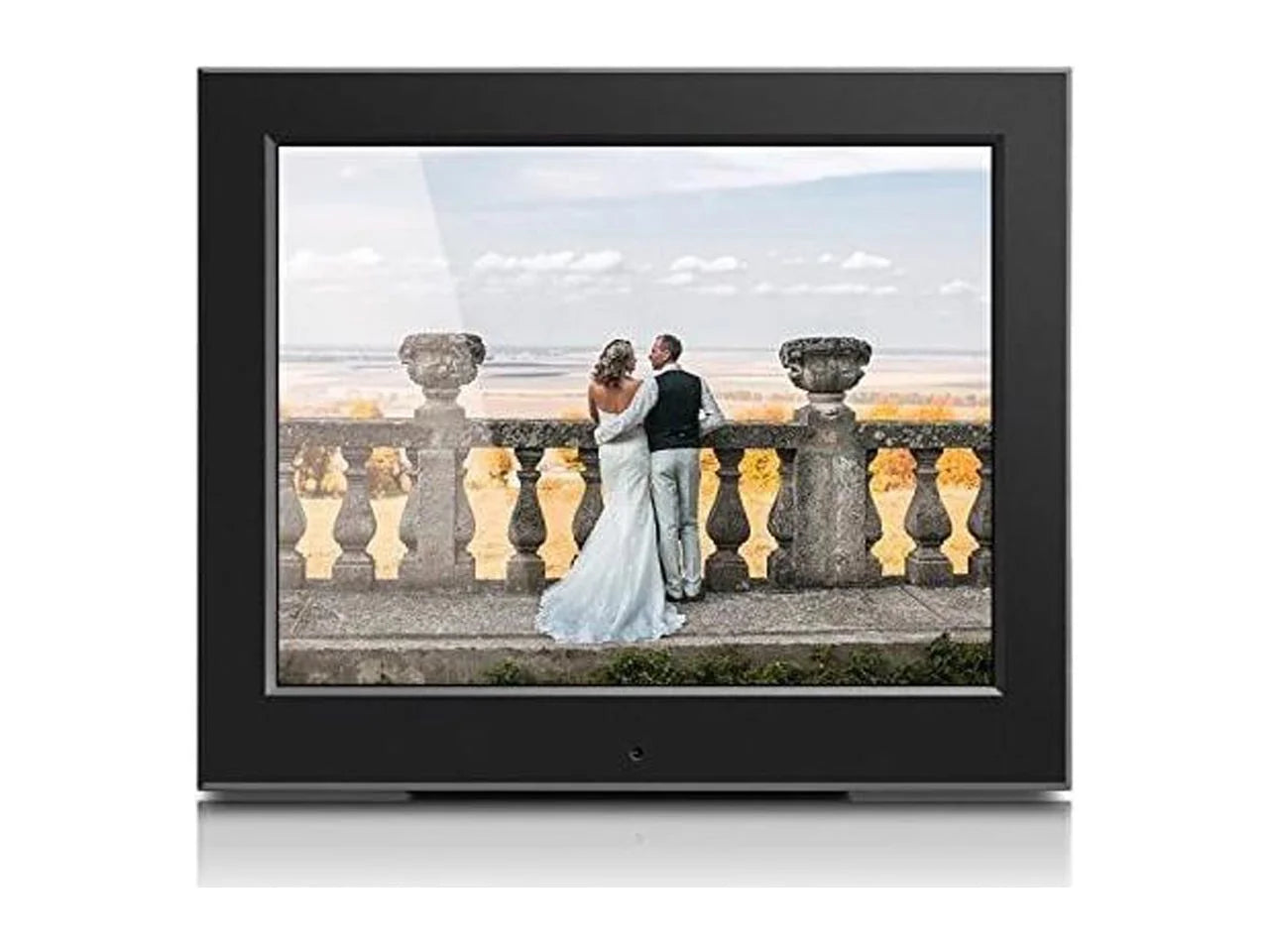 8" Slim Digital Photo Frame with Auto Slideshow (1024 X 768 Resolution, 4:3 Aspect Ratio)